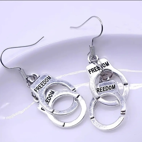 Earrings, Silver tone, Freedom Handcuff Design, NEW, Freedom Shackles, UNISEX - Picture 6 of 10
